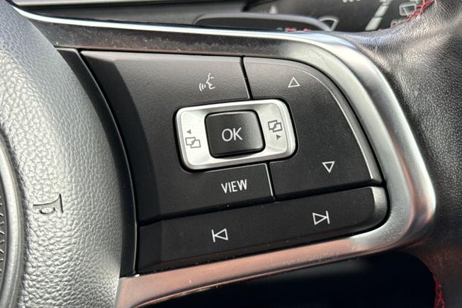 VOLKSWAGEN Golf Photo 17