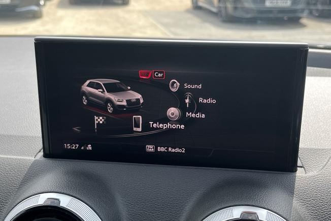 Audi Q2 Photo 13