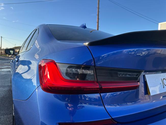 BMW 3 Series Photo 18