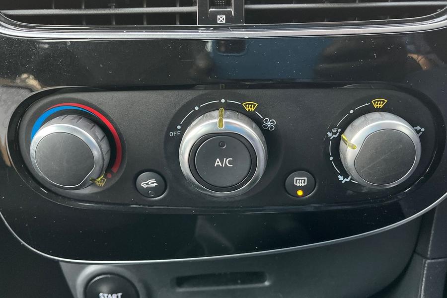 Renault CLIO Photo autoimg-fc8d1028c447e2d5fcf8895fd6734704edd8499c.jpg