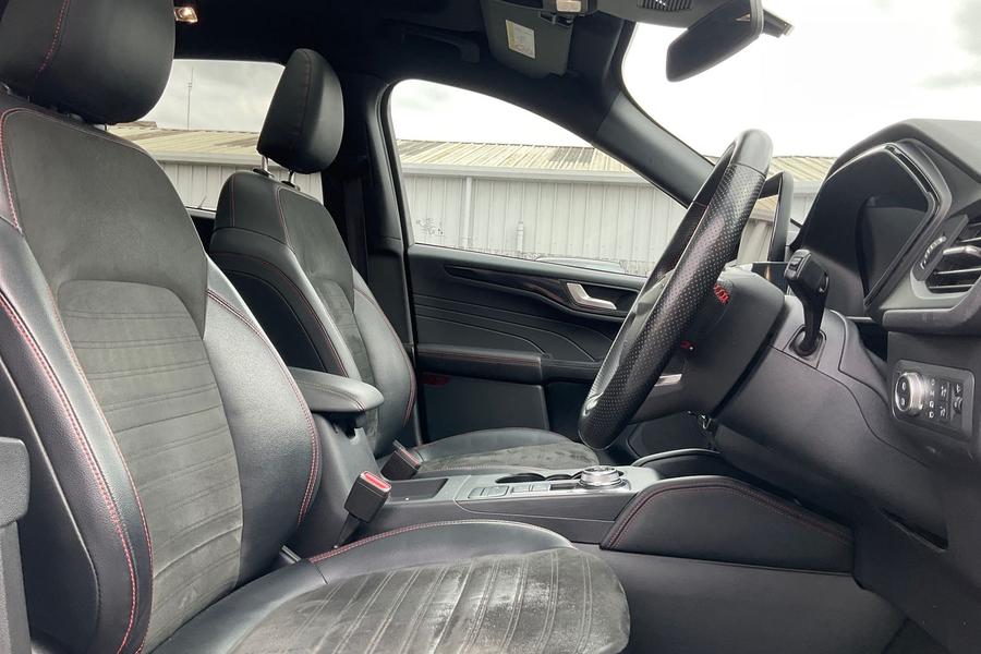 Ford Kuga Photo autoimg-fc8d56b8c3070d8968a37f43a02224c786a8db20.jpg