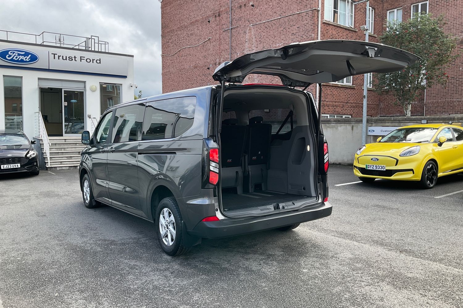 Ford TOURNEO CUSTOM Photo 6