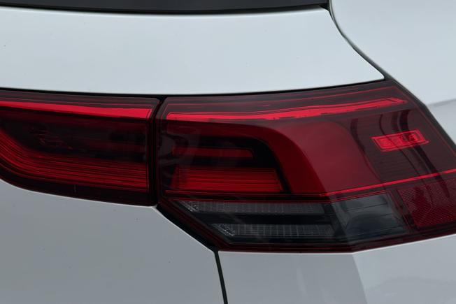 VOLKSWAGEN Golf Photo 18