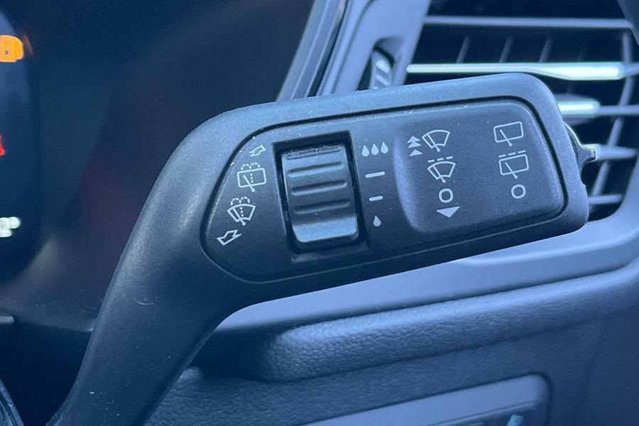 Ford Kuga Photo autoimg-fc8eebbeb9e6ec90d94177546ec9794086f4b86a.jpg