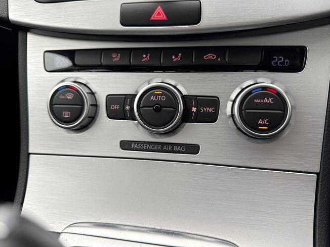 VOLKSWAGEN CC Photo 37