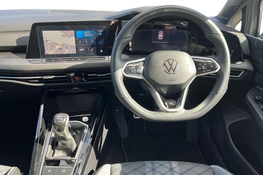 Volkswagen Golf Photo autoimg-fc94ac0e96883aecc6e8ae246fb00f1fb92b3061.jpg