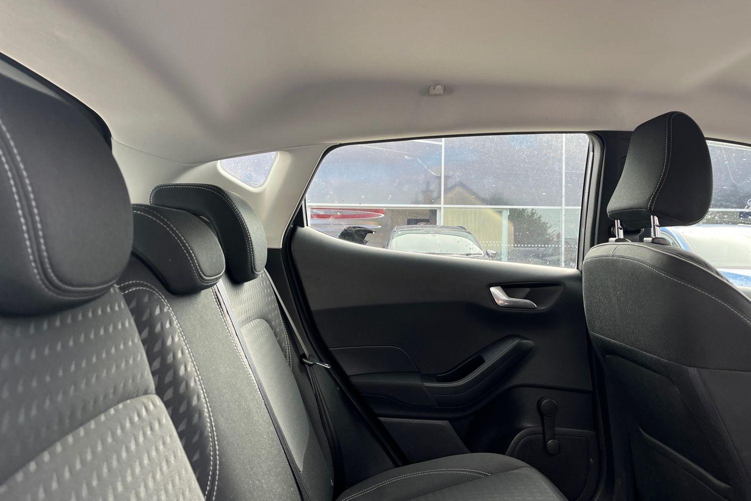 Ford FIESTA Photo 38