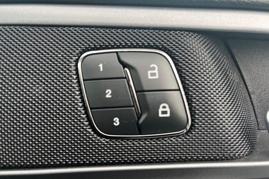 Ford MONDEO Photo autoimg-fc9d7b4702e99dda0818b4b824256e6b6b46663c.jpg