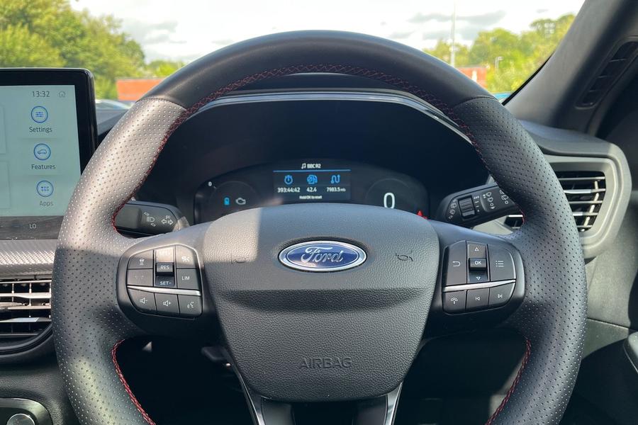 Ford KUGA Photo autoimg-fc9f3dadc29fcc1c21199bc546cd1aa1129e2acc.jpg