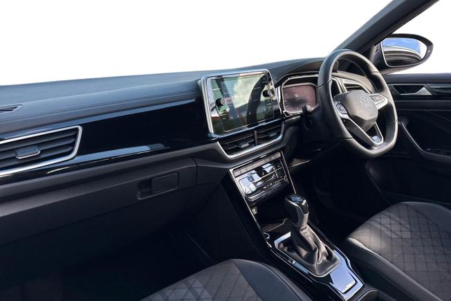 Volkswagen T-Roc Photo 2