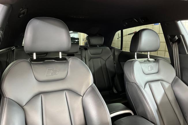 AUDI Q8 Photo 31
