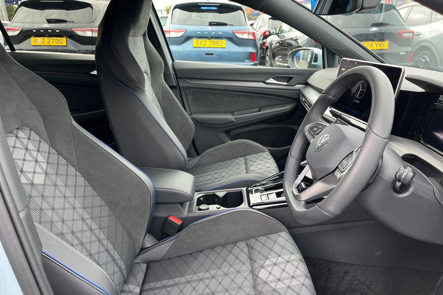 Volkswagen GOLF Photo 16