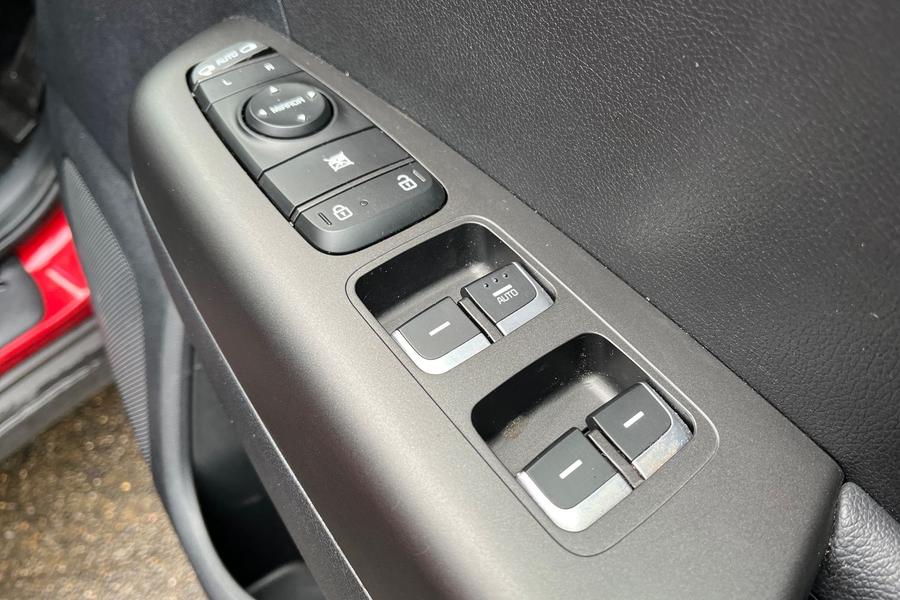 Kia Sportage Photo autoimg-fca51a5ff8f1a17a01f617d9cd890935ba3fa977.jpg