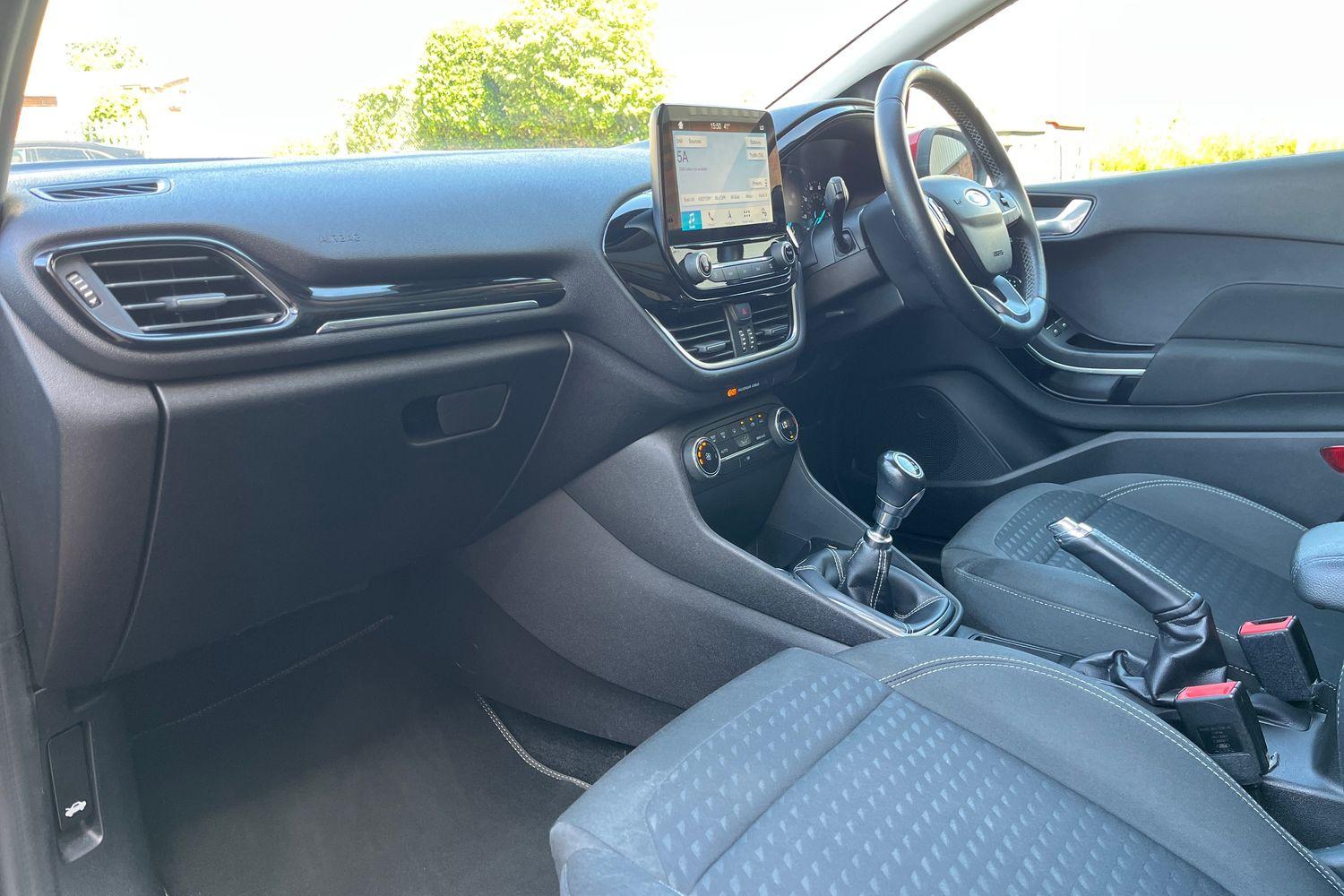 Ford Fiesta Photo 17