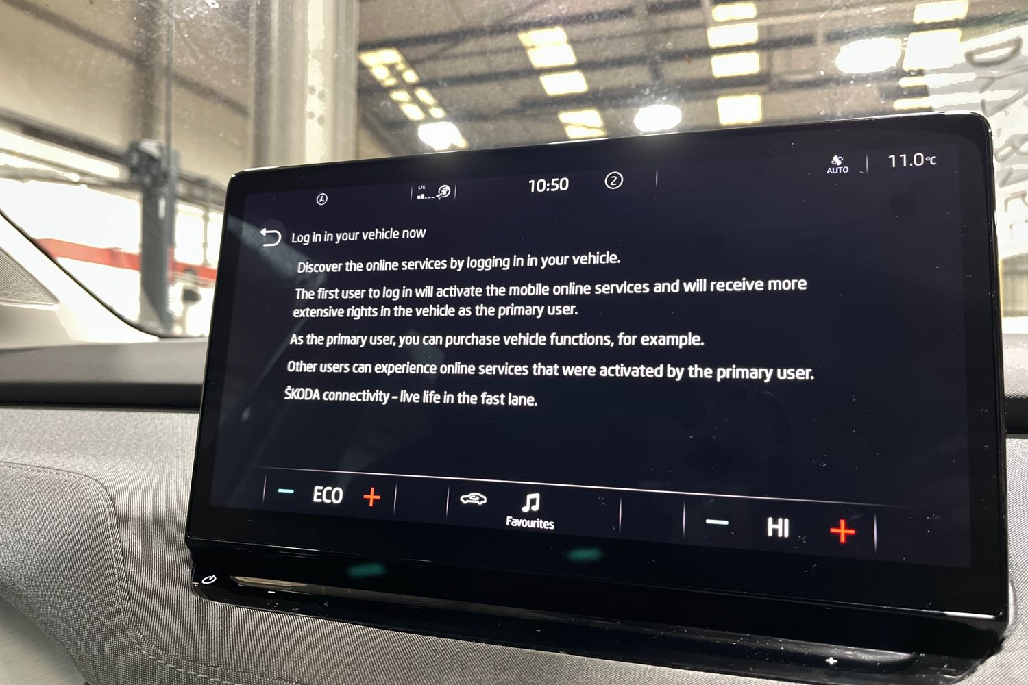 Skoda ENYAQ Photo 32