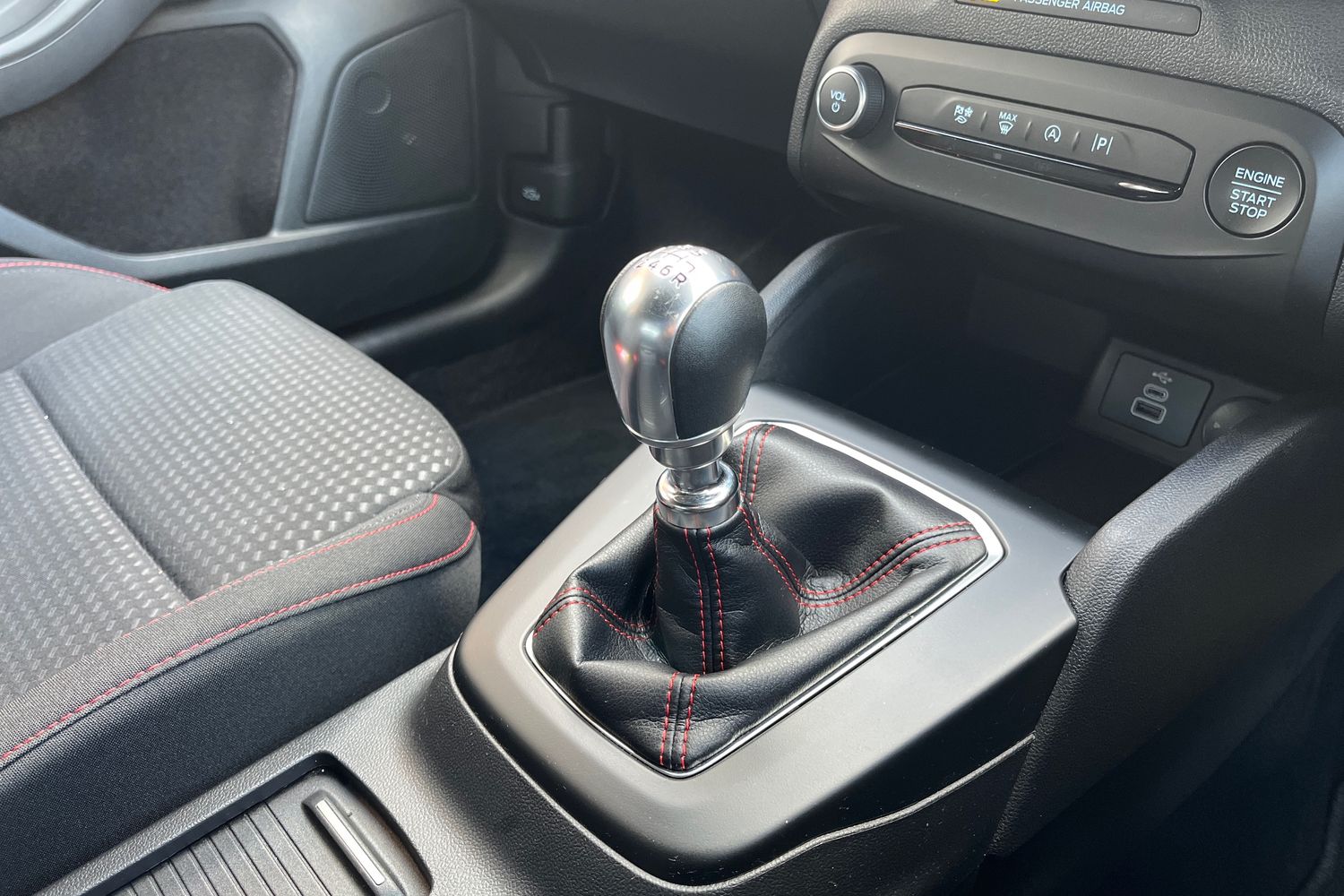 Ford FOCUS Photo 32
