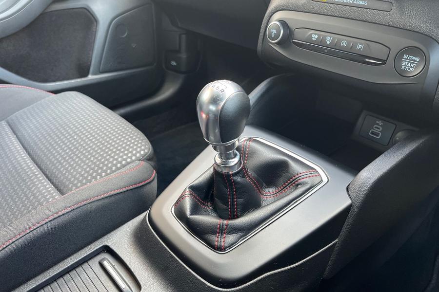 Ford FOCUS Photo autoimg-fcae11feebd8ca51f03a5f7a7642aa14c7ddd81d.jpg