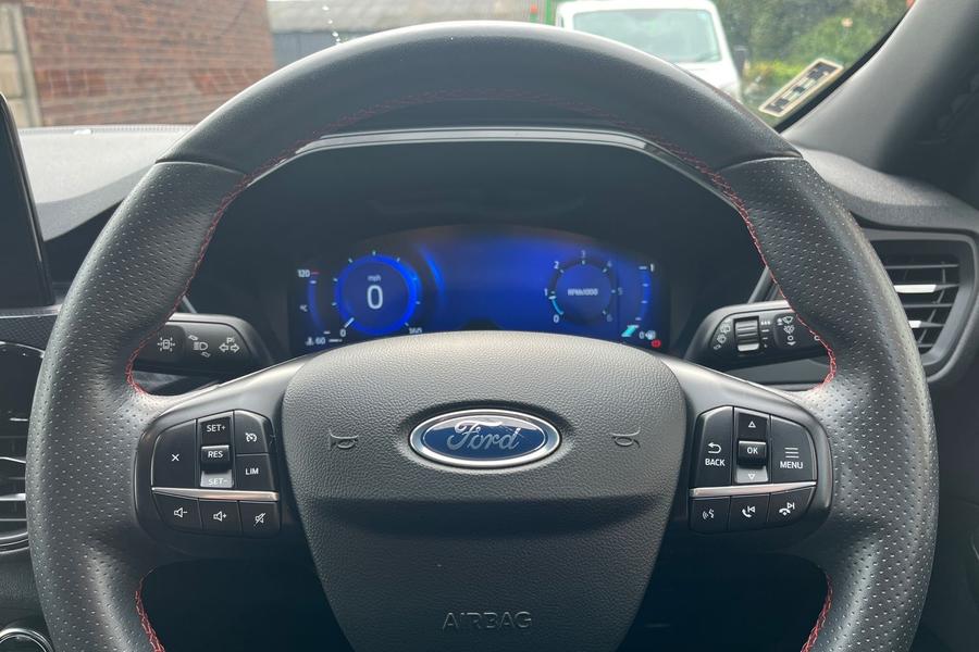 Ford KUGA Photo autoimg-fcaeda11ffa85be05c49d1b5a6e25dbf233e8973.jpg