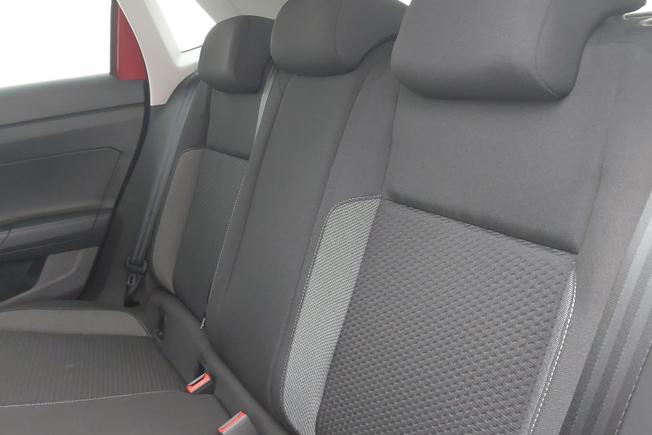 VOLKSWAGEN Polo Photo 9