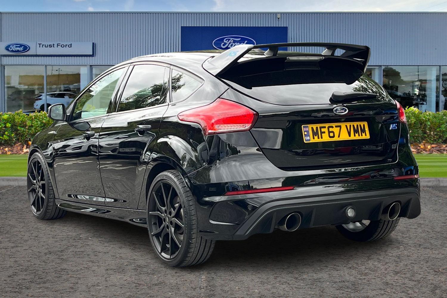 Ford Focus RS Photo 1