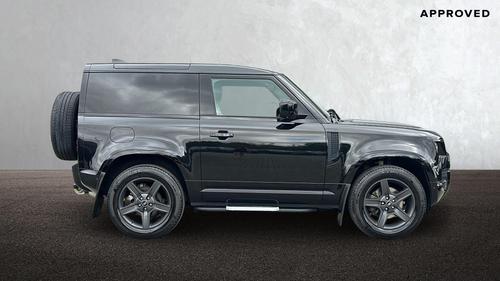 Land Rover Defender Photo autoimg-fcbb984bbd37a11a5f53356cfcf78f864662a9cb.jpg