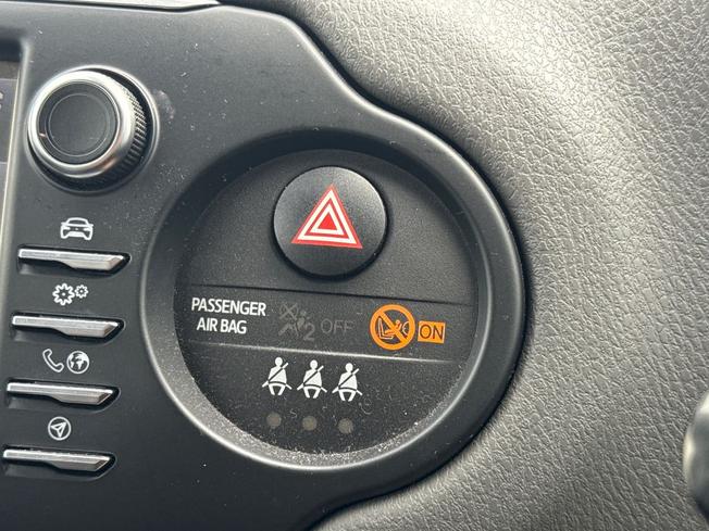TOYOTA Yaris Photo 49