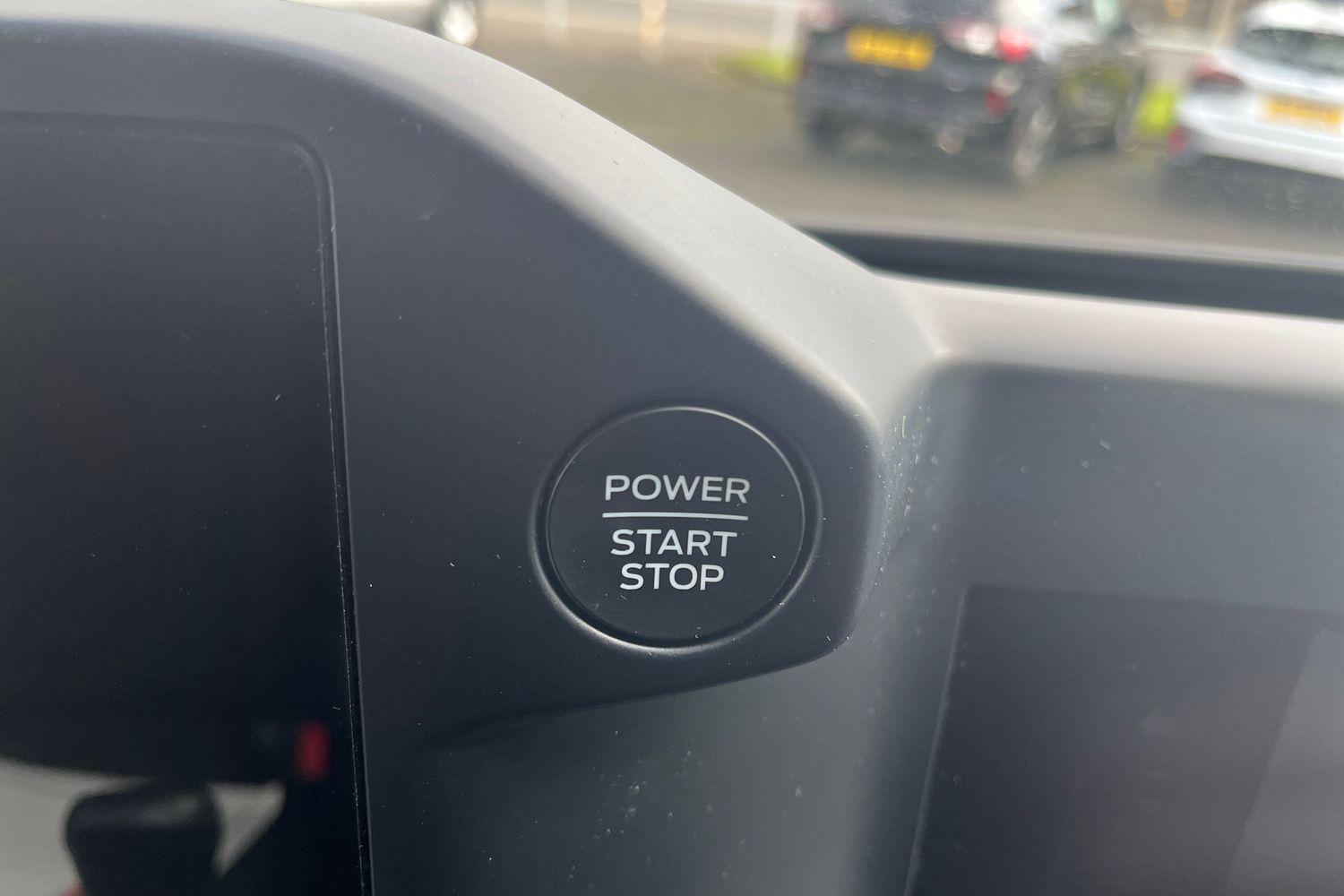 Ford TRANSIT CUSTOM Photo 18