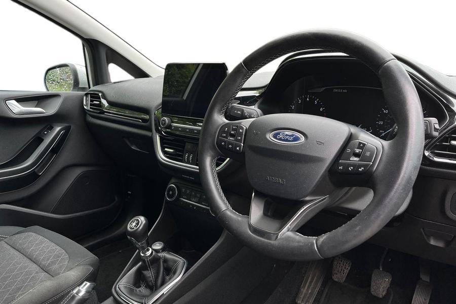 Ford Fiesta Photo autoimg-fcc05812867ee30bd6609905b7ff88e10a99191a.jpg