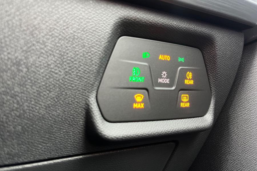 CUPRA Leon Photo autoimg-fcc5109f53fcfd961df18170eb24e59ed45f358e.jpg