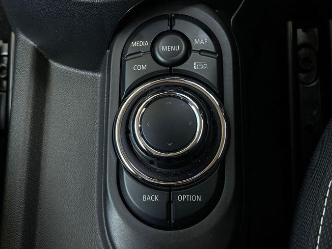 MINI Hatch Photo 38