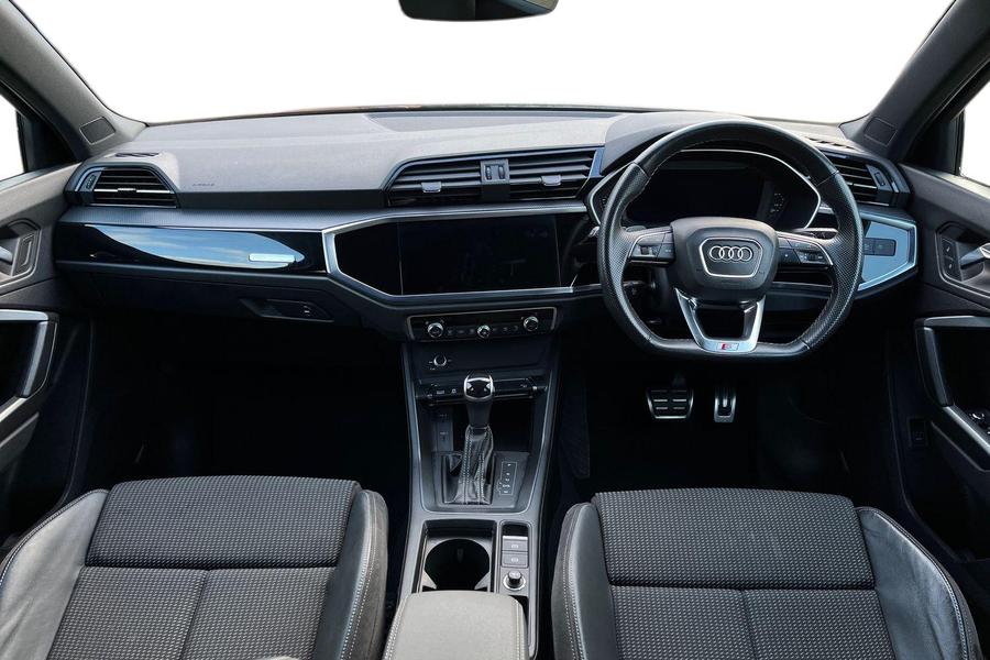 Audi Q3 Photo autoimg-fccb0c5435a38cf576972a093e2f3c838fcd2c5f.jpg