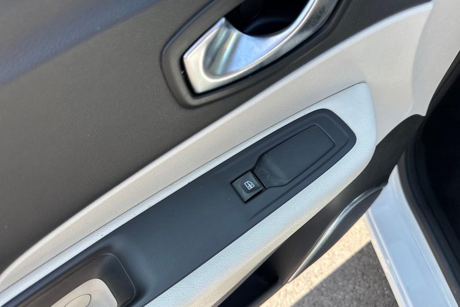 Renault CAPTUR Photo autoimg-fcd0566690476ae644a03a3b24201c199c3922a5.jpg