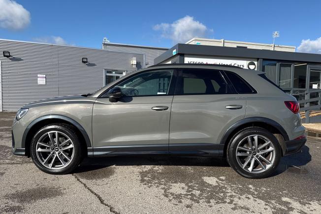 Audi Q3 Photo 24