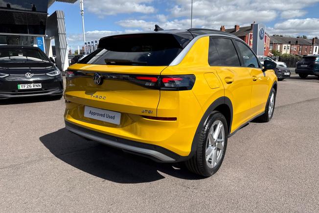 Volkswagen T-Roc Photo 24