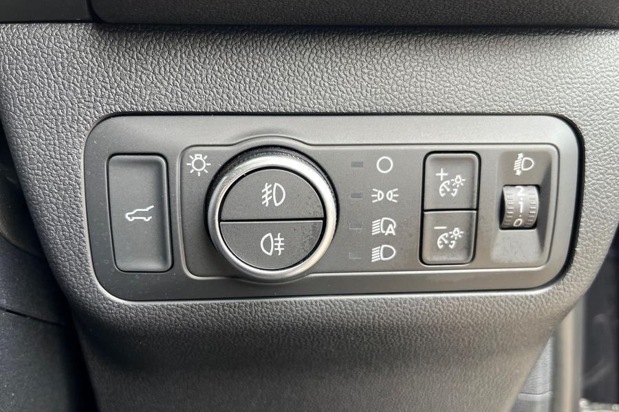 Ford KUGA Photo autoimg-fcd0e0aec11ed968b7b79b2a31cc5a6d89091d28.jpg
