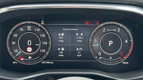 Jaguar F-PACE Photo autoimg-fcd680675b502edb15d28781bed53aec141b64a8.jpg