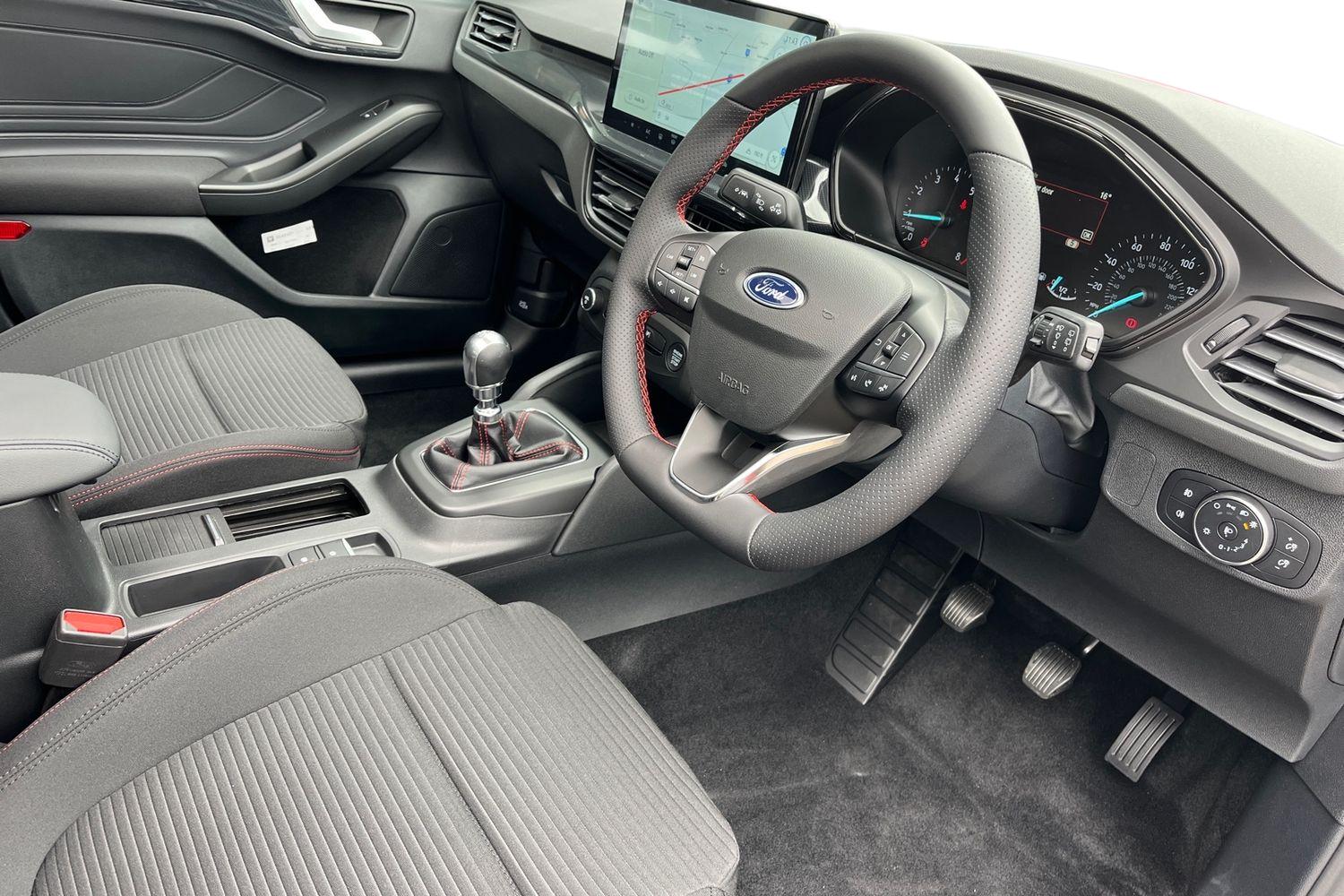 Ford Focus Photo 8