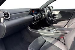 MERCEDES-BENZ A Class Photo 2