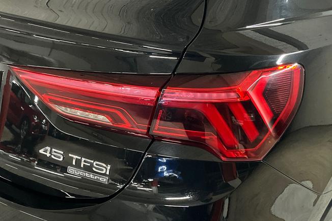 AUDI Q3 Photo 18