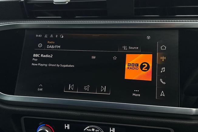 AUDI Q3 Photo 14