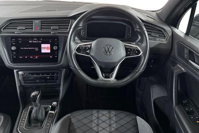 VOLKSWAGEN Tiguan Photo 11