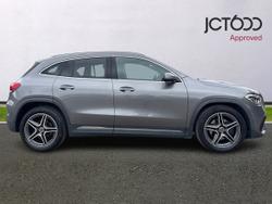 Mercedes-Benz GLA Photo 4