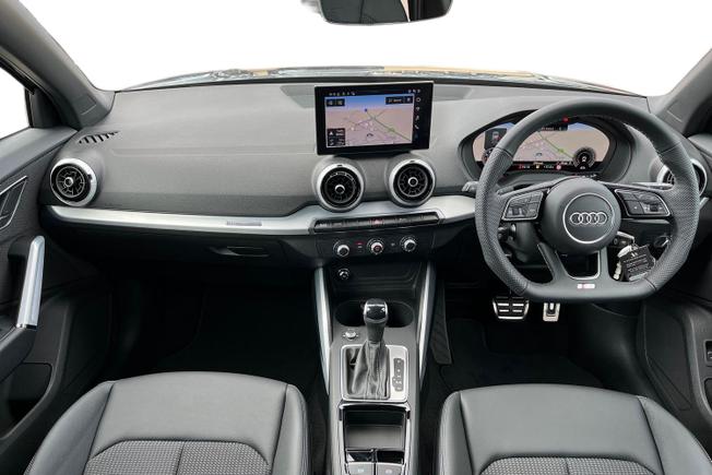AUDI Q2 Photo 10