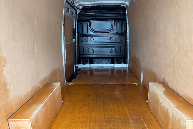 VOLKSWAGEN Crafter Photo 12