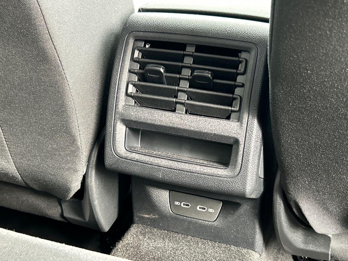 Volkswagen Golf Photo autoimg-fceaa2a3b006d72413a922c48862e719cc414304.jpg