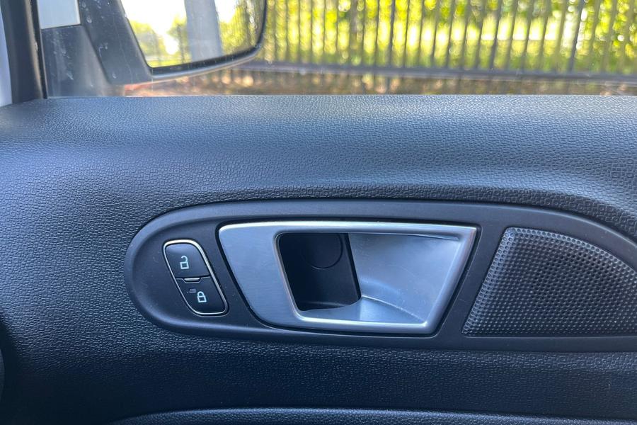 Ford ECOSPORT Photo autoimg-fceacef064414031f50ee0a42018819d4949fbf8.jpg