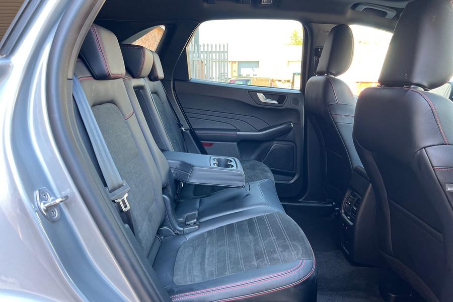 Ford Kuga Photo autoimg-fceb6034a4a092a9f6591d313cb638fdc601aabe.jpg