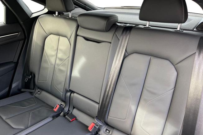 AUDI Q3 Photo 9
