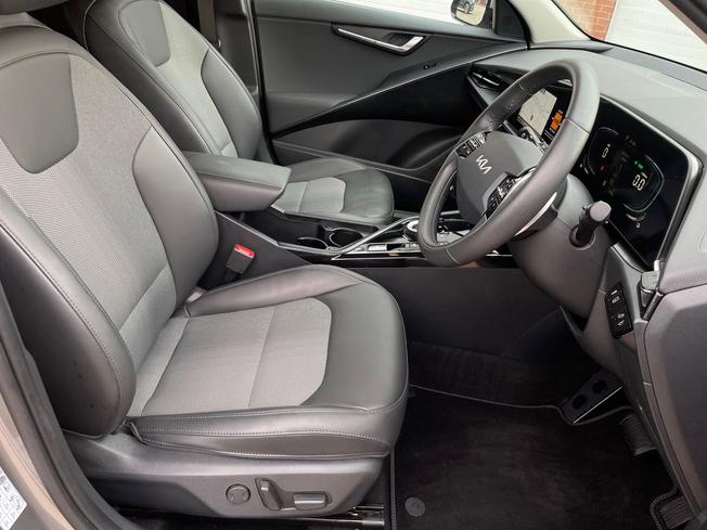 KIA Niro Photo 28