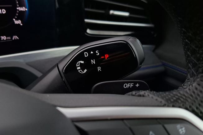 VOLKSWAGEN Passat Photo 29